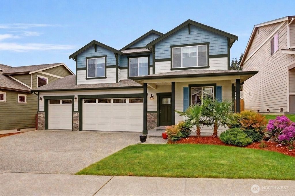 Photo of 5605 NE 198th Place, Kenmore, WA 98028 (MLS # 2516956)