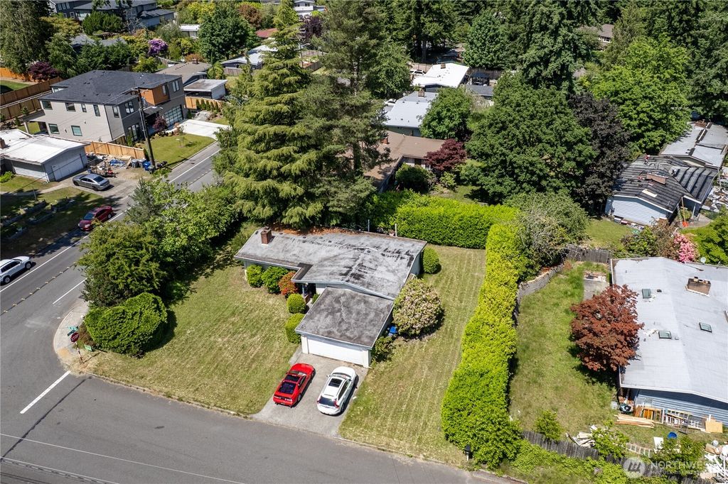 Photo of 15604 SE 26th St St, Bellevue, WA 98008 (MLS # 2389521)