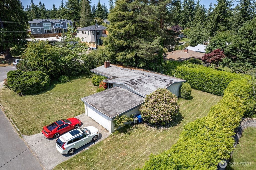 Photo of 15604 SE 26th St St, Bellevue, WA 98008 (MLS # 2389521)