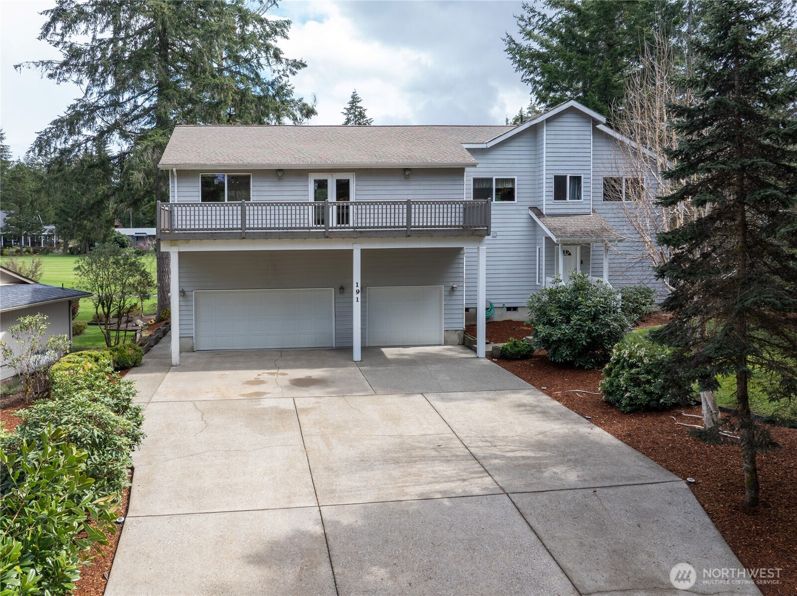 191 E Vine Maple