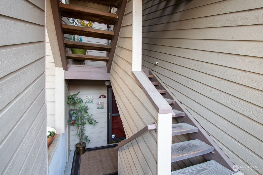 Photo of 15254 Sunwood Boulevard #E11, Tukwila, WA 98188 (MLS # 2006720)