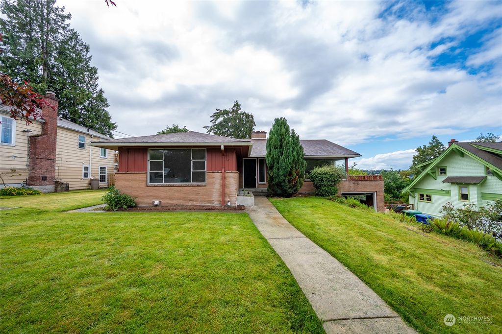 Photo of 4621 48th Avenue S, Seattle, WA 98118 (MLS # 2246905)