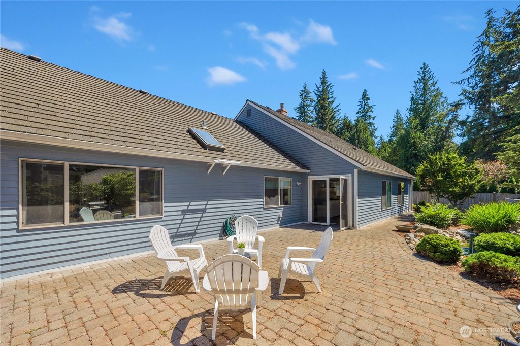 Photo of 1922 144th Street SE, Mill Creek, WA 98012 (MLS # 2264157)