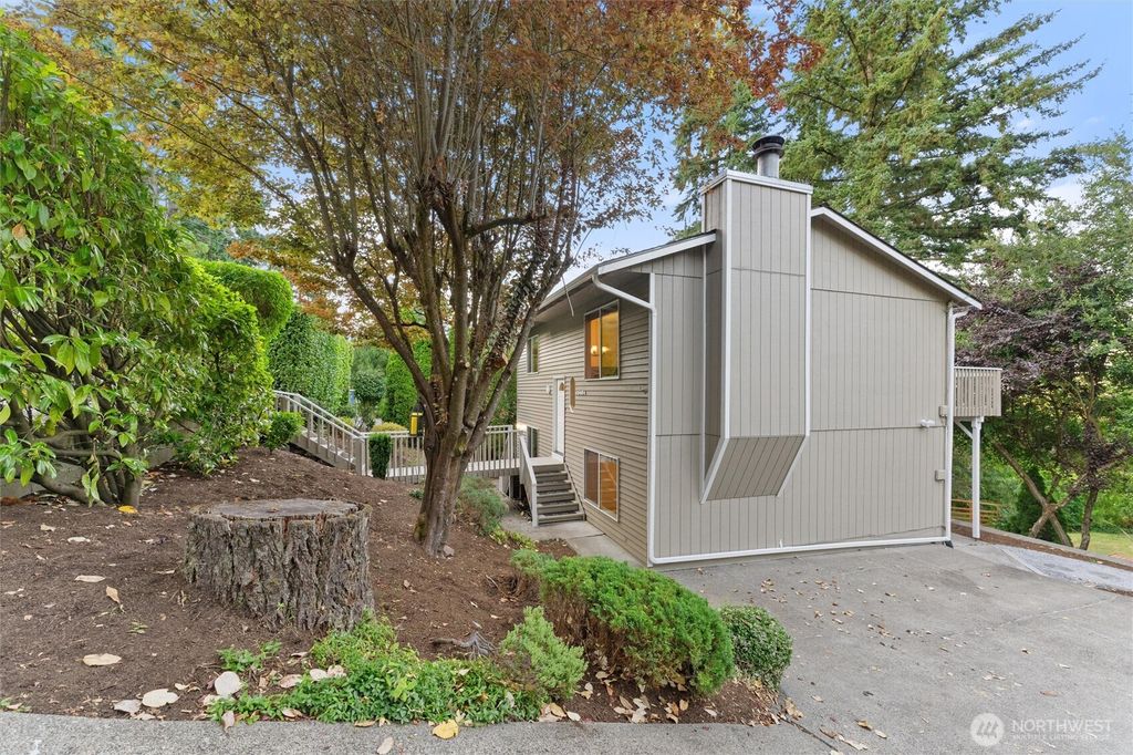 Photo of 19004 12th Avenue NE, Shoreline, WA 98155 (MLS # 2408118)