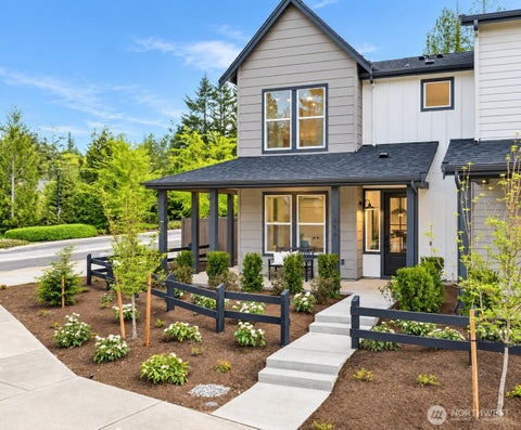 Photo of 414 222nd Place SE, Sammamish, WA 98074 (MLS # 2579741)