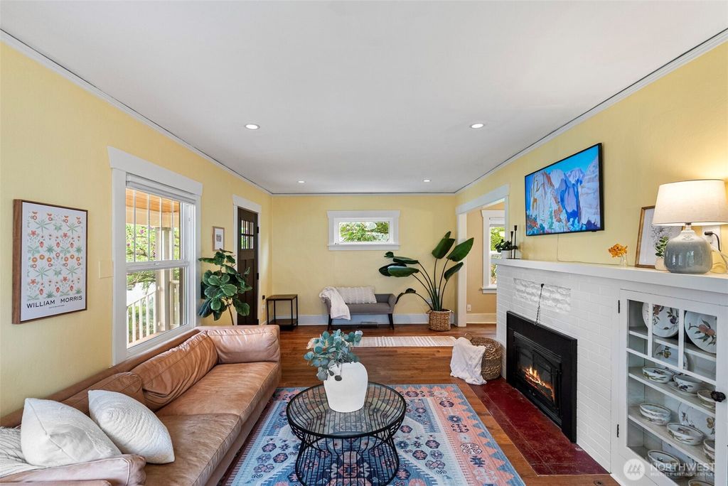Photo of 3208 N 9th Street, Tacoma, WA 98406 (MLS # 2516665)