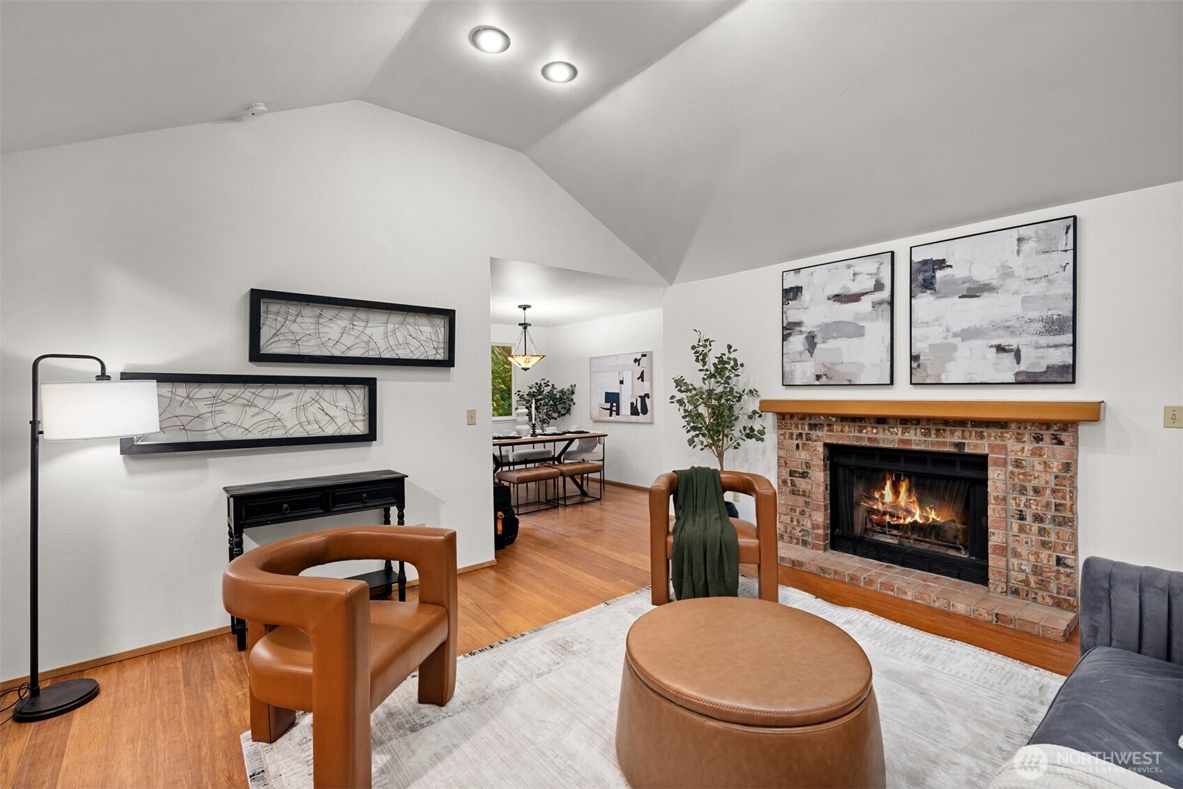 Redmond, Washington 98052, United States, 3 Bedrooms Bedrooms, ,2 BathroomsBathrooms,Residential,Active,234303