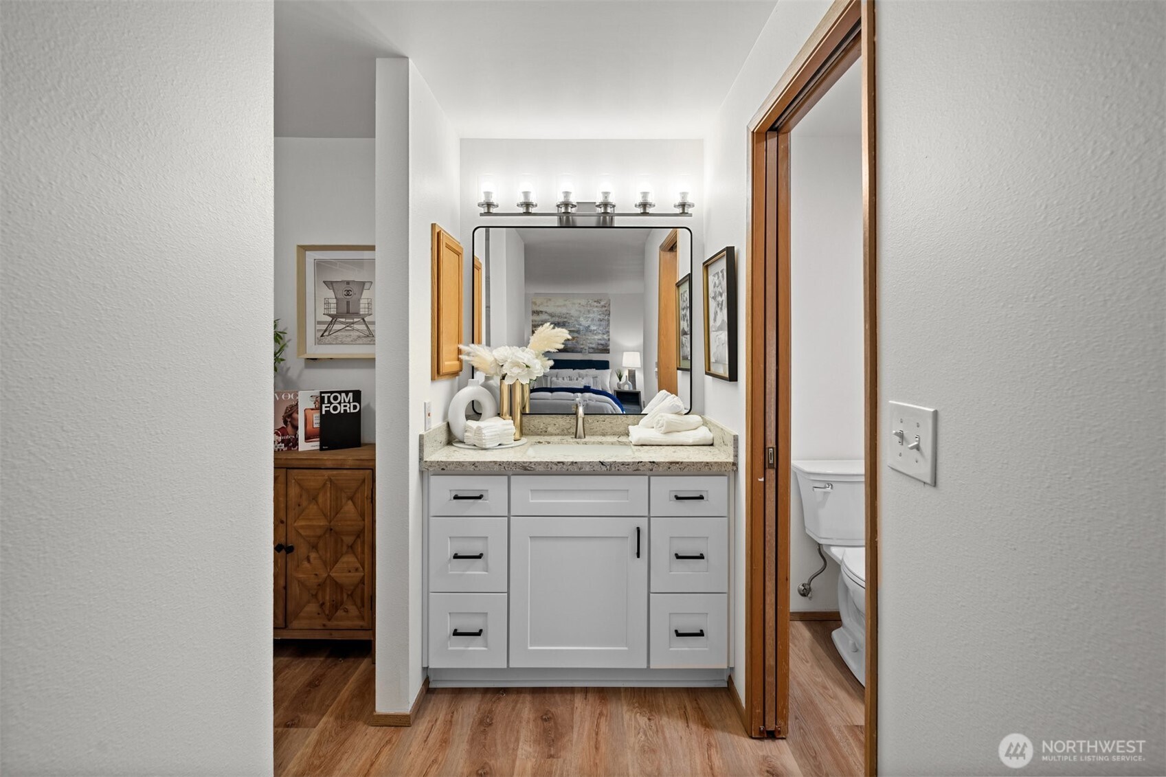 Redmond, Washington 98052, United States, 3 Bedrooms Bedrooms, ,2 BathroomsBathrooms,Residential,Active,234303