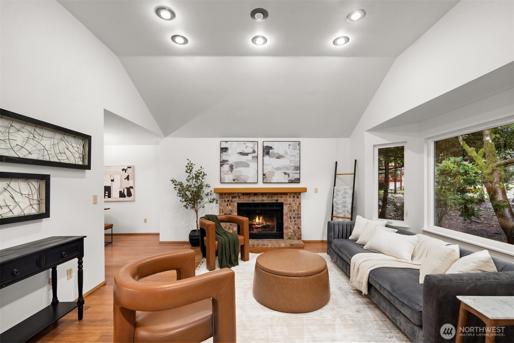 Redmond, Washington 98052, United States, 3 Bedrooms Bedrooms, ,2 BathroomsBathrooms,Residential,Active,234303