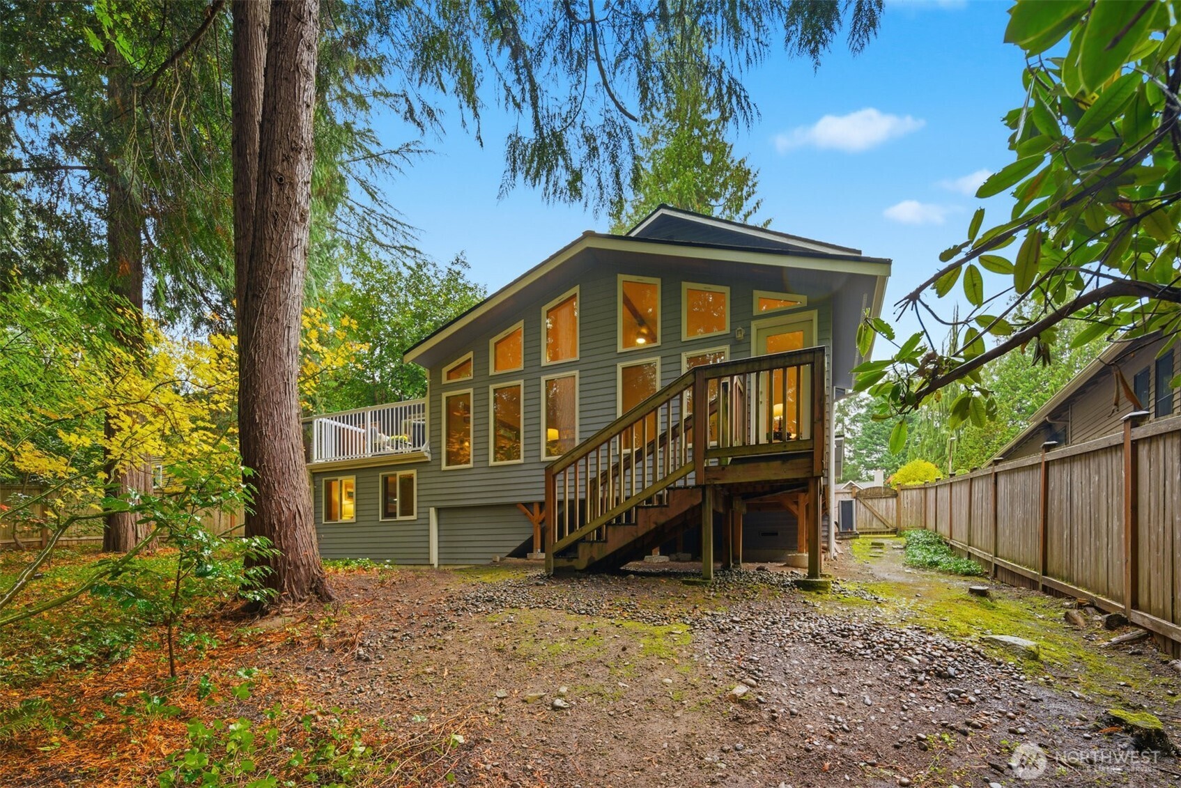 Redmond, Washington 98052, United States, 3 Bedrooms Bedrooms, ,2 BathroomsBathrooms,Residential,Active,234303