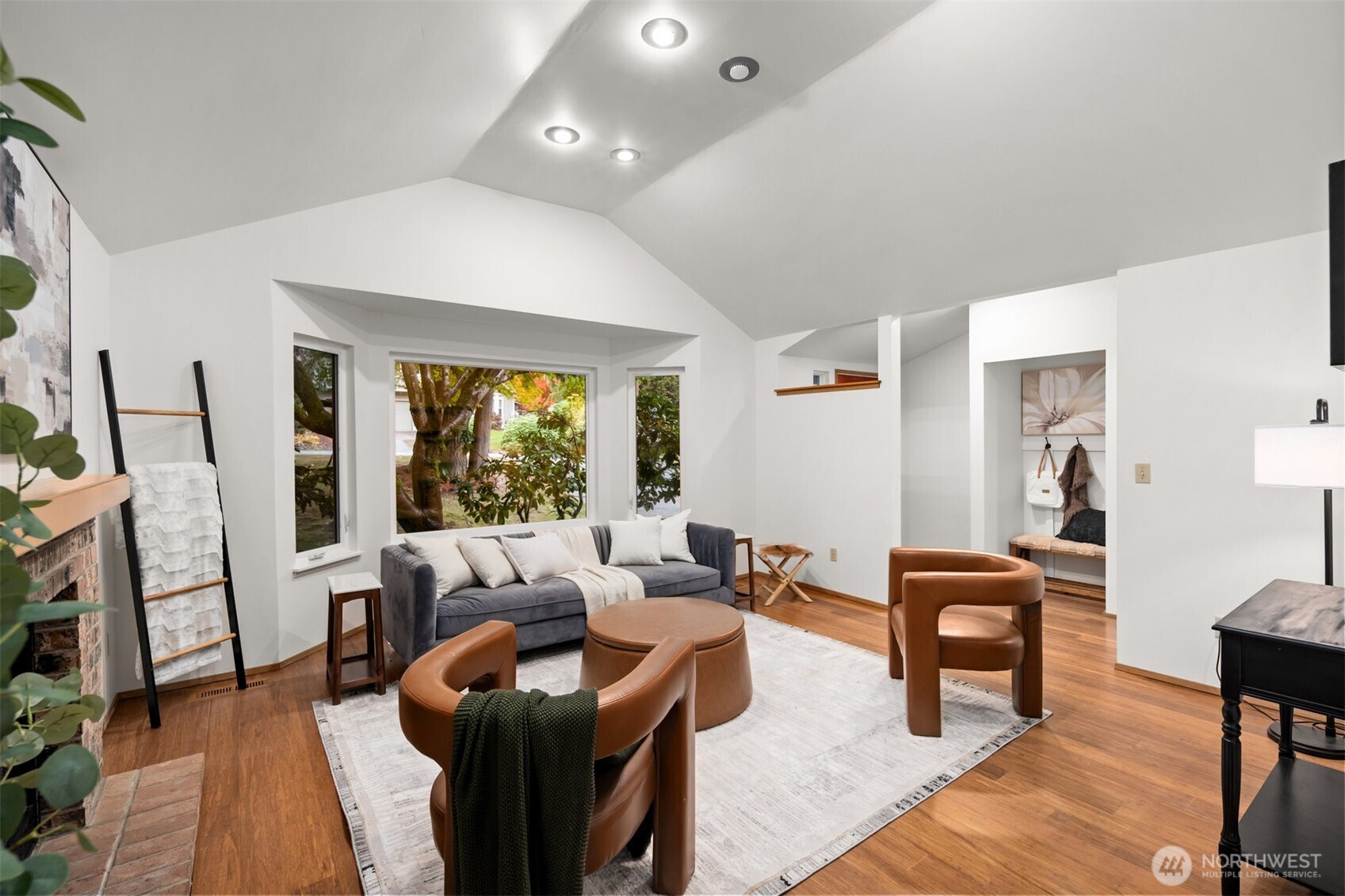 Redmond, Washington 98052, United States, 3 Bedrooms Bedrooms, ,2 BathroomsBathrooms,Residential,Active,234303