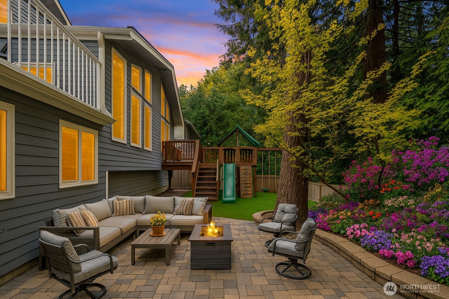 Redmond, Washington 98052, United States, 3 Bedrooms Bedrooms, ,2 BathroomsBathrooms,Residential,Active,234303