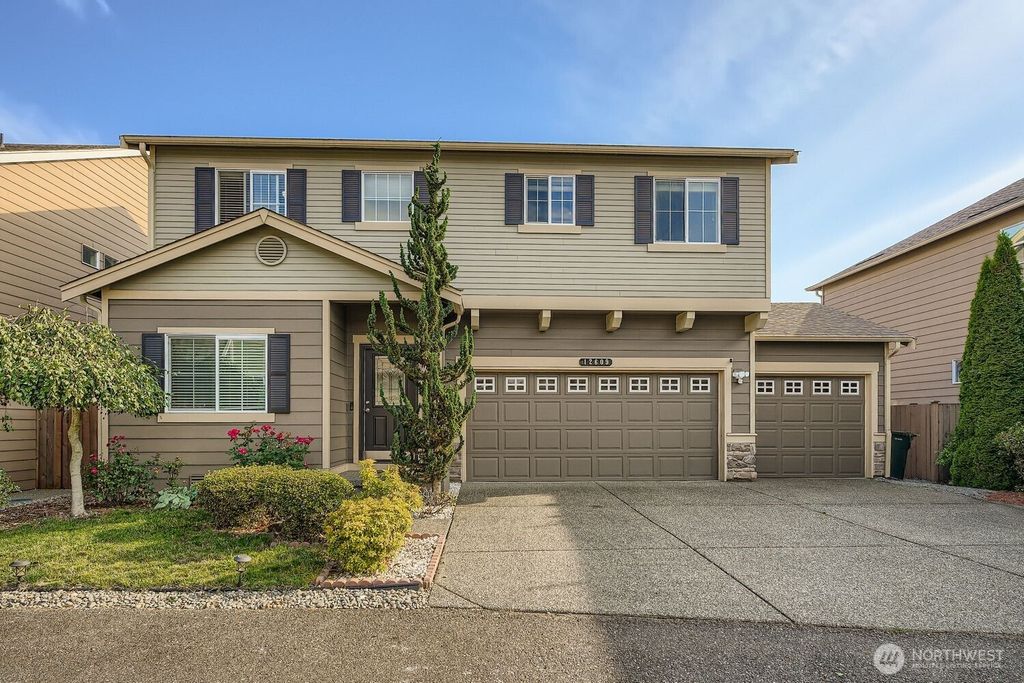 Photo of 12609 SE 279th Place, Kent, WA 98030 (MLS # 2428821)