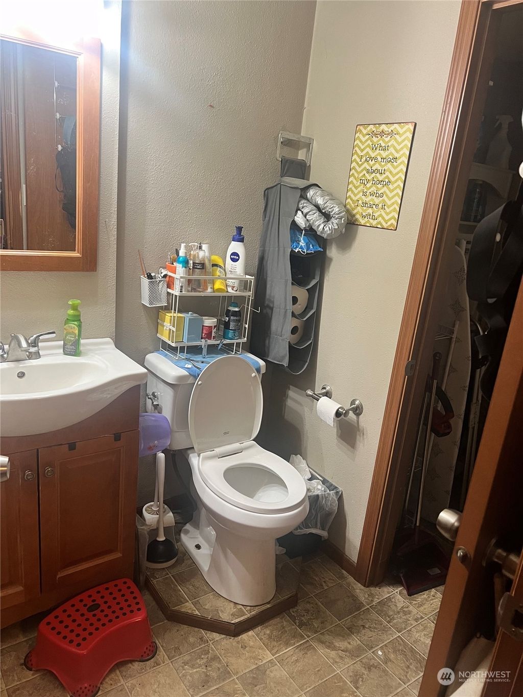 listing image 9369671644491710808