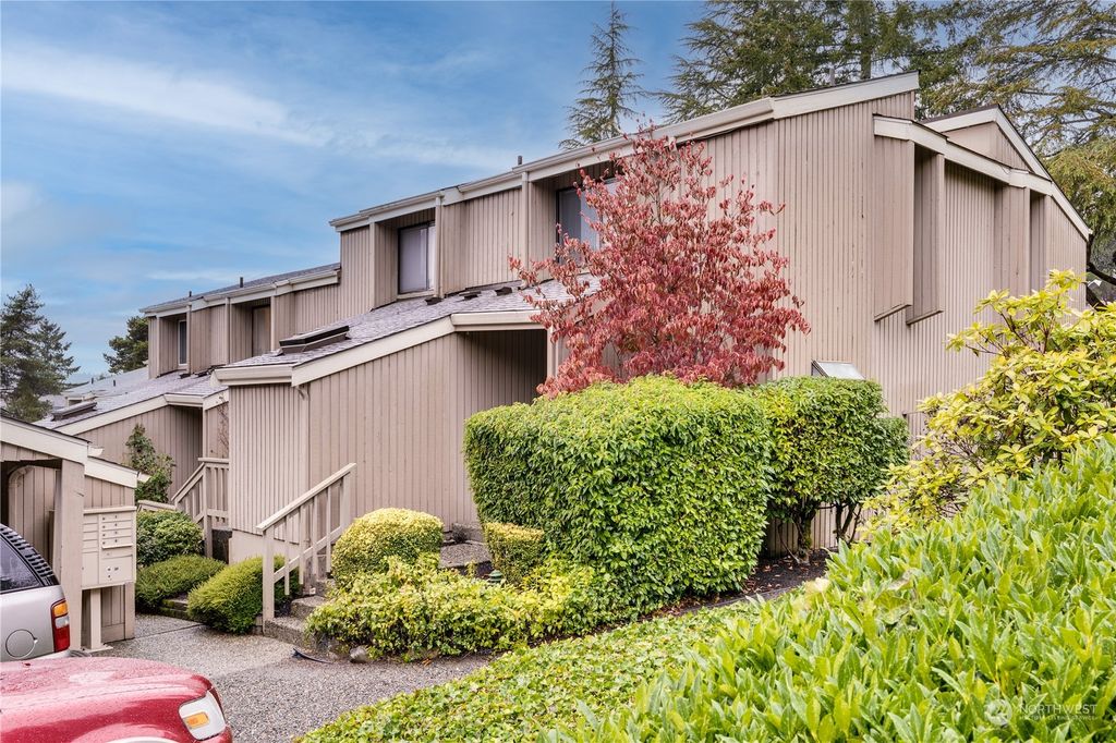 Photo of 17026 NE 80th Street #C3, Redmond, WA 98052 (MLS # 2018334)