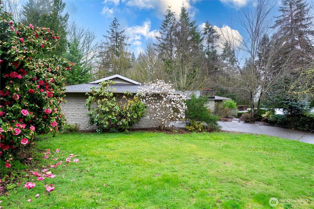 Photo of 26 165th Ave Ave SE, Bellevue, WA 98008 (MLS # 2348673)