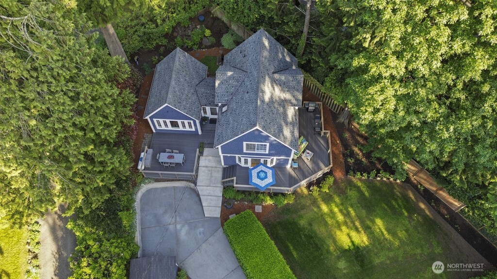 8886 Woodbank Drive NE