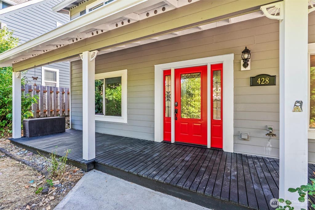 Photo of 428 S 2nd Place, Kalama, WA 98625 (MLS # 2572503)