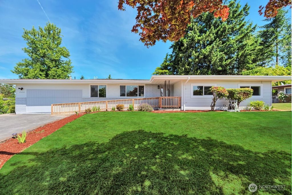 Photo of 21219 102nd Avenue SE, Kent, WA 98031 (MLS # 2390610)