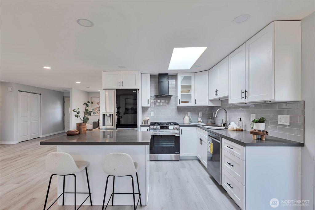 Photo of 21219 102nd Avenue SE, Kent, WA 98031 (MLS # 2390610)