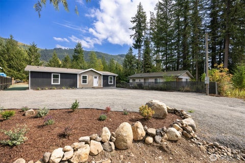 Photo of 8381 Golden Valley Boulevard, Maple Falls, WA 98266 (MLS # 2559232)