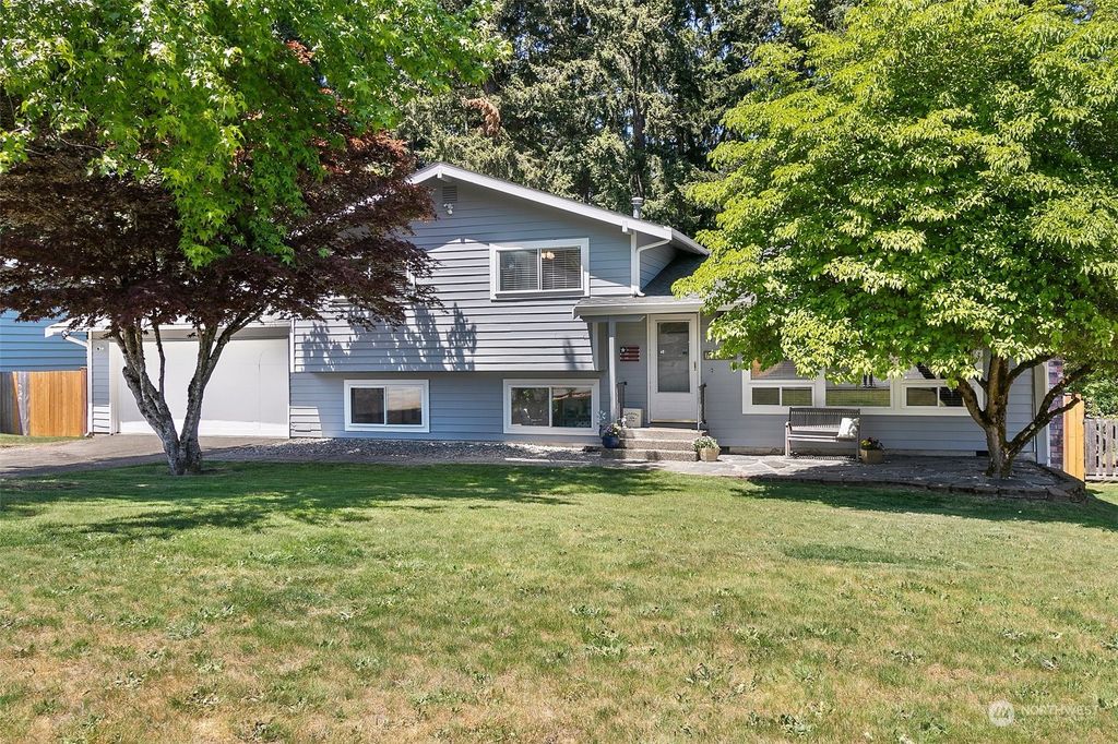 Photo of 1120 S 299th Place, Federal Way, WA 98003 (MLS # 2078039)