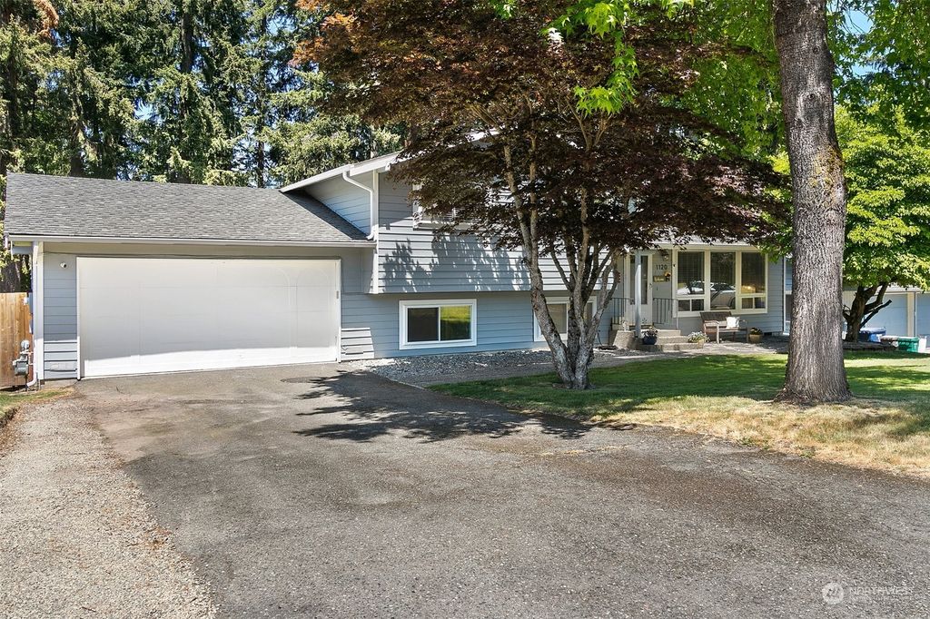 Photo of 1120 S 299th Place, Federal Way, WA 98003 (MLS # 2078039)
