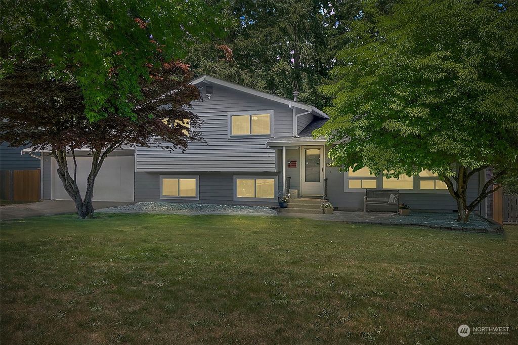 Photo of 1120 S 299th Place, Federal Way, WA 98003 (MLS # 2078039)