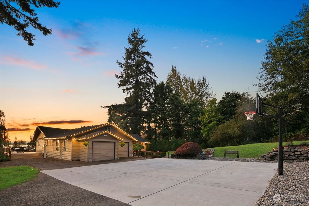 Photo of 27824 10th Avenue S, Des Moines, WA 98198 (MLS # 2169361)