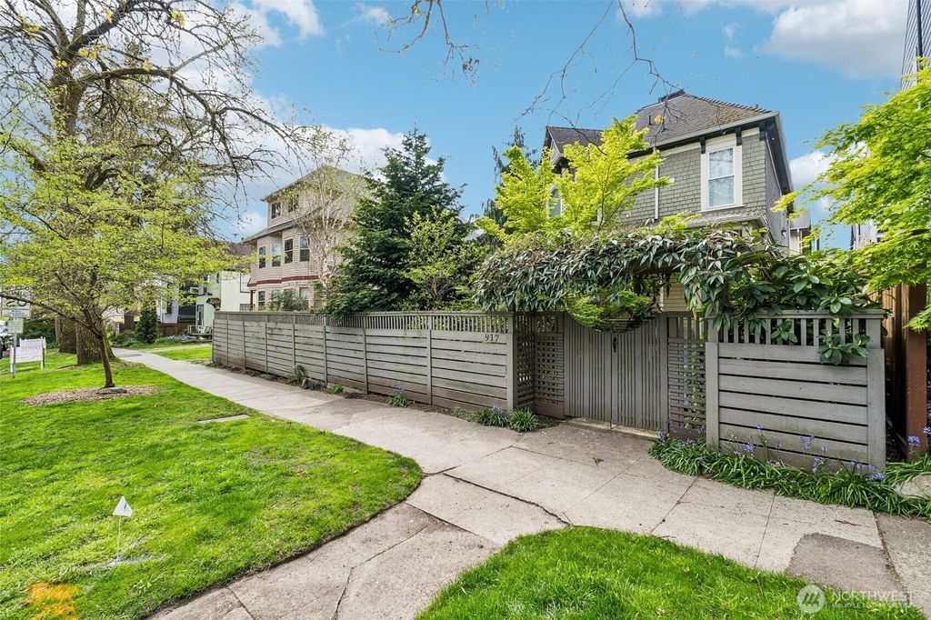 Photo of 917 18th Avenue #A, Seattle, WA 98122 (MLS # 2510005)