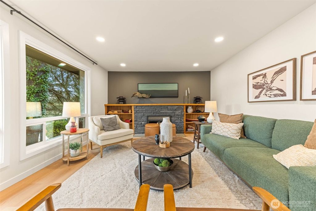 Photo of 2604 NE 82nd Street, Seattle, WA 98115 (MLS # 2480326)