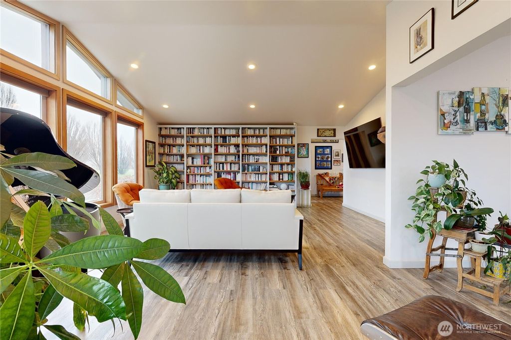 Photo of 2425 Country Club Road, Walla Walla, WA 99362 (MLS # 2493029)