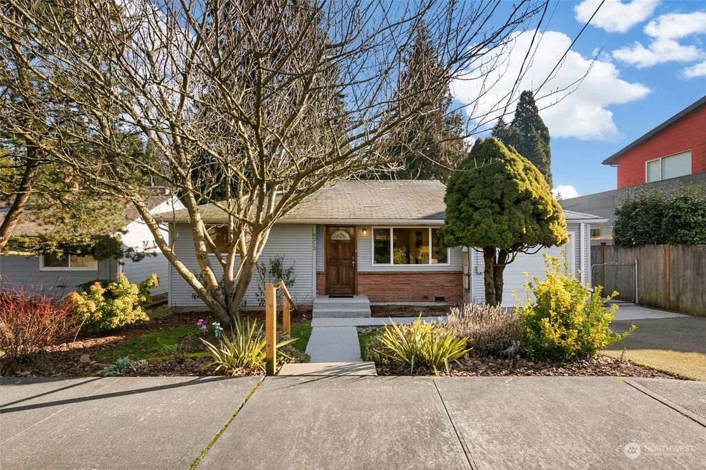 Photo of 8212 Ravenna Avenue NE, Seattle, WA 98115 (MLS # 2324991)