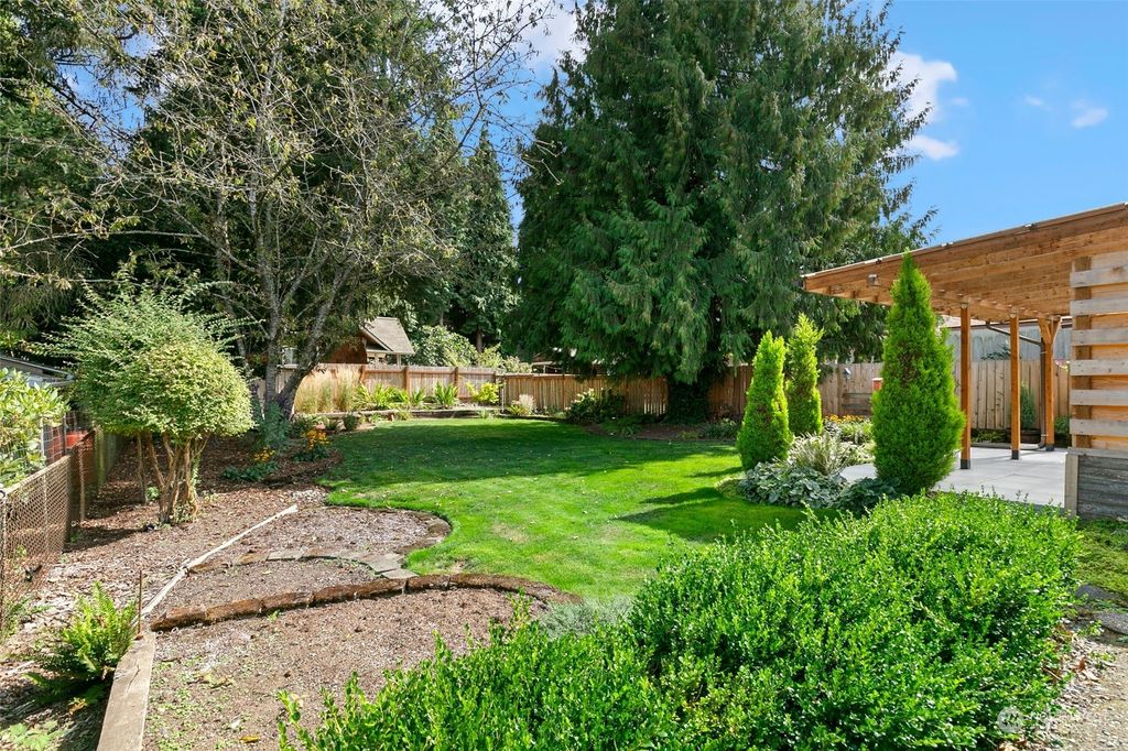 Photo of 8212 Ravenna Avenue NE, Seattle, WA 98115 (MLS # 2324991)