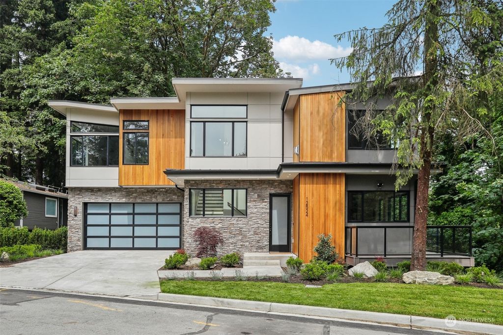 Photo of 12524 SE 47th Place, Bellevue, WA 98006 (MLS # 2247206)