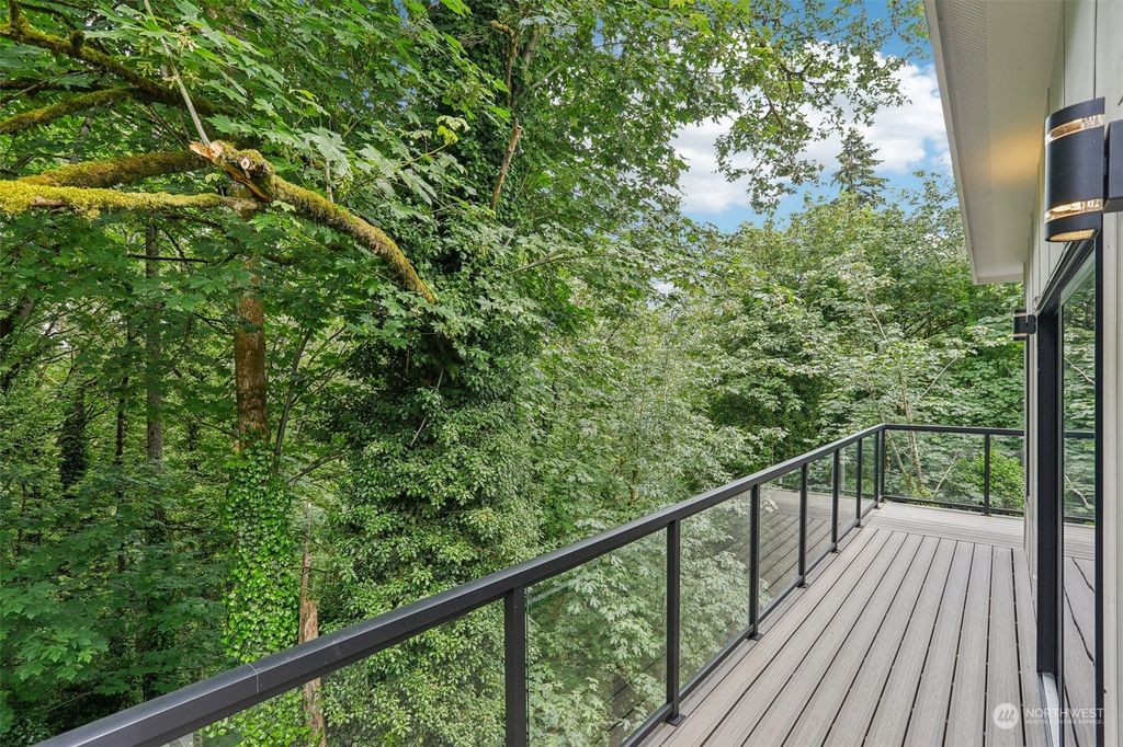 Photo of 12524 SE 47th Place, Bellevue, WA 98006 (MLS # 2247206)