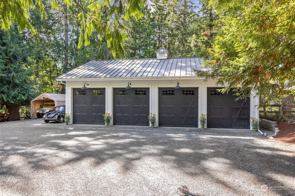 Photo of 23001 NE 72nd Place, Redmond, WA 98053 (MLS # 2215338)