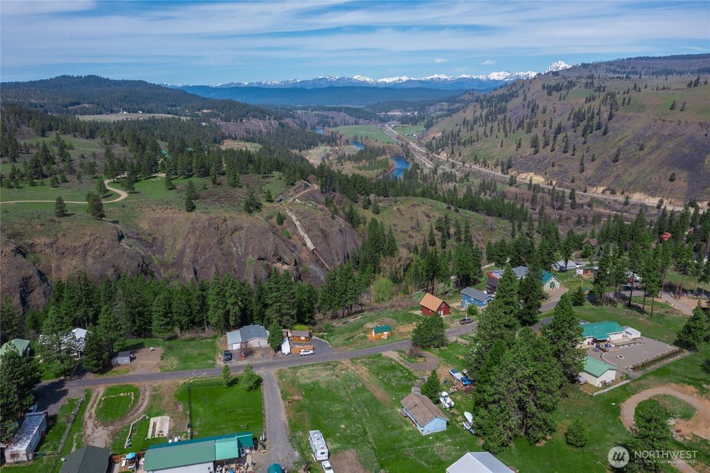 Photo of 490 Morrison Canyon Lane, Cle Elum, WA 98922 (MLS # 2460720)