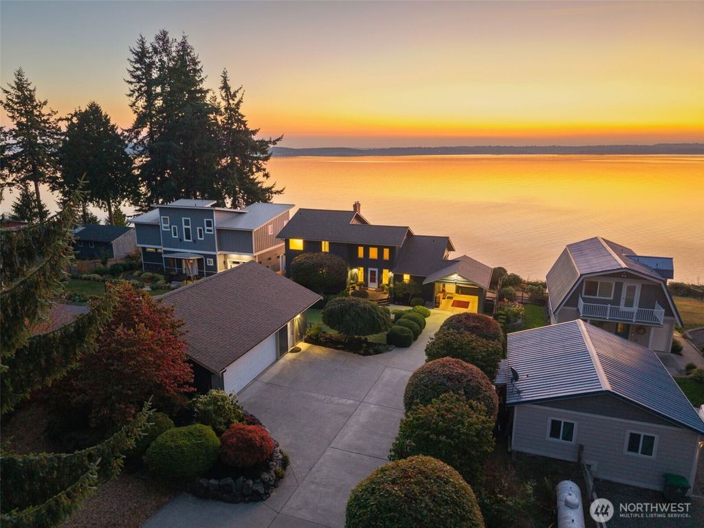 Photo of 212 Tala Shore Drive, Port Ludlow, WA 98365 (MLS # 2487049)