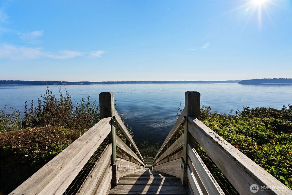 Photo of 212 Tala Shore Drive, Port Ludlow, WA 98365 (MLS # 2487049)