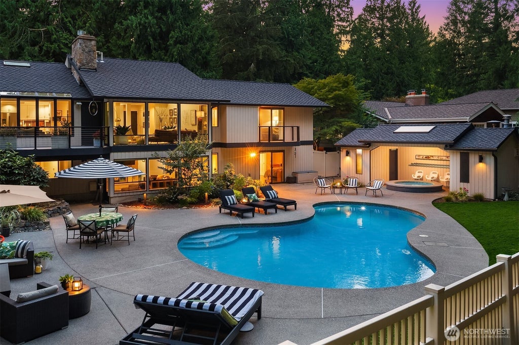 Photo of 3212 211th Avenue NE, Sammamish, WA 98074 (MLS # 2571189)