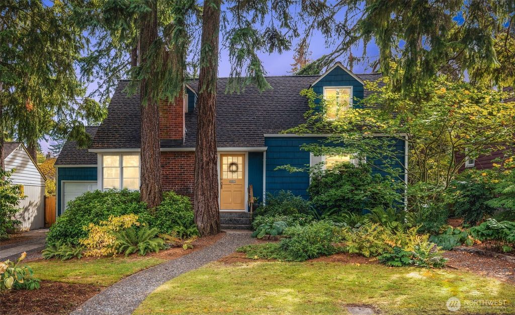Photo of 3129 NE 84th Street, Seattle, WA 98115 (MLS # 2437582)