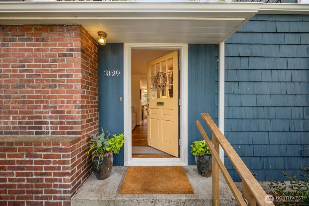 Photo of 3129 NE 84th Street, Seattle, WA 98115 (MLS # 2437582)