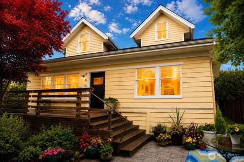 Photo of 360 Howe Street, Seattle, WA 98109 (MLS # 2544464)