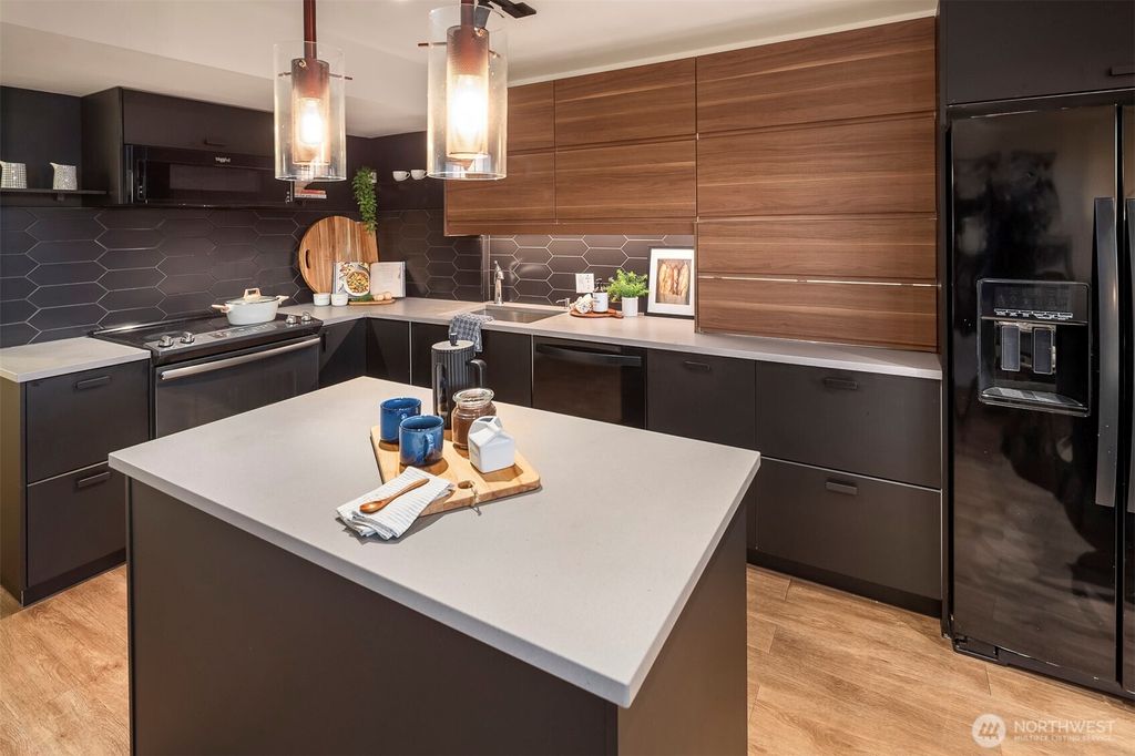 Photo of 505 Belmont Avenue E #801, Seattle, WA 98102 (MLS # 2472943)