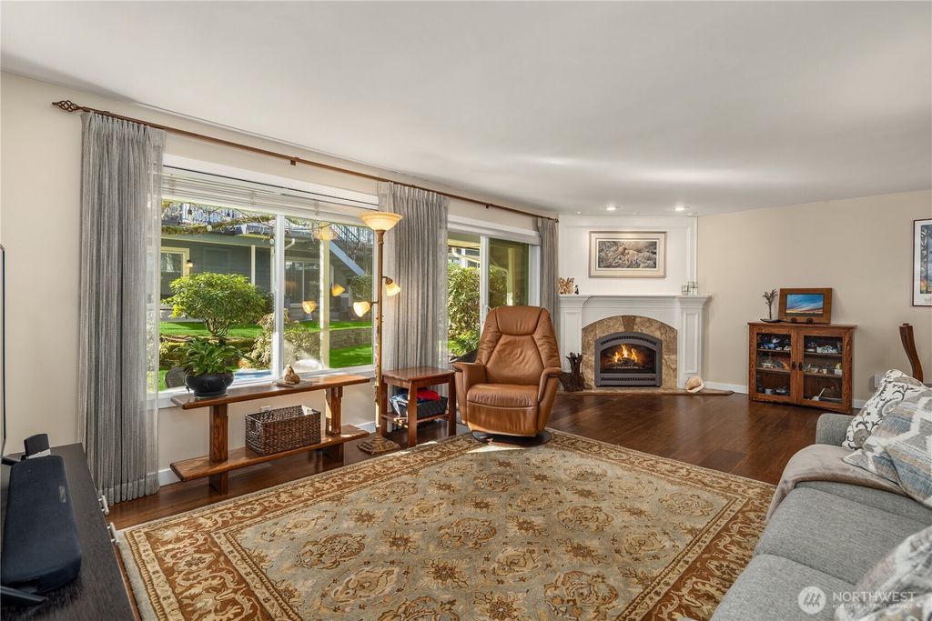 Photo of 11905 93rd Avenue NE #A104, Kirkland, WA 98034 (MLS # 2487540)