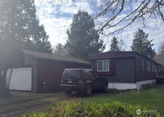 735 S Melbourne Street S