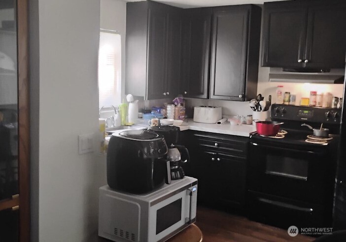 735 S Melbourne Street S