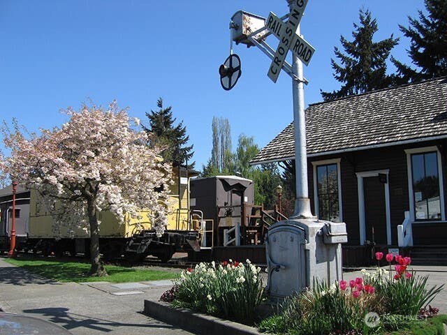 Photo of 885 Front Street S, Issaquah, WA 98027 (MLS # 2572855)