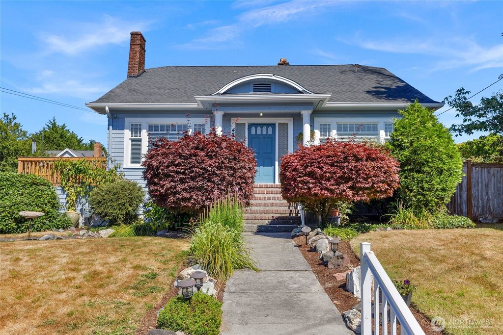 Photo of 426 4th Avenue N, Edmonds, WA 98020 (MLS # 2408281)